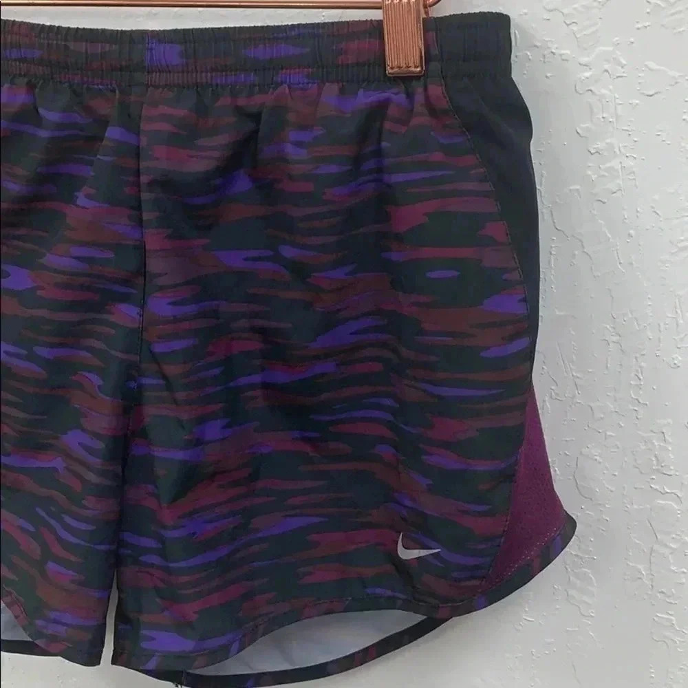 Nike Dri-Fit Women’s Running Purple Shorts size Small - Picture 2 of 5